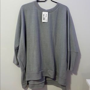 NWT!!!!Gray scoop neck side slit soft top